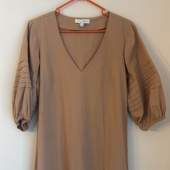 Intermix Womens puff short sleeve ruffle tan tiered prairie v-neck dress size 4 - Picture 2 of 11